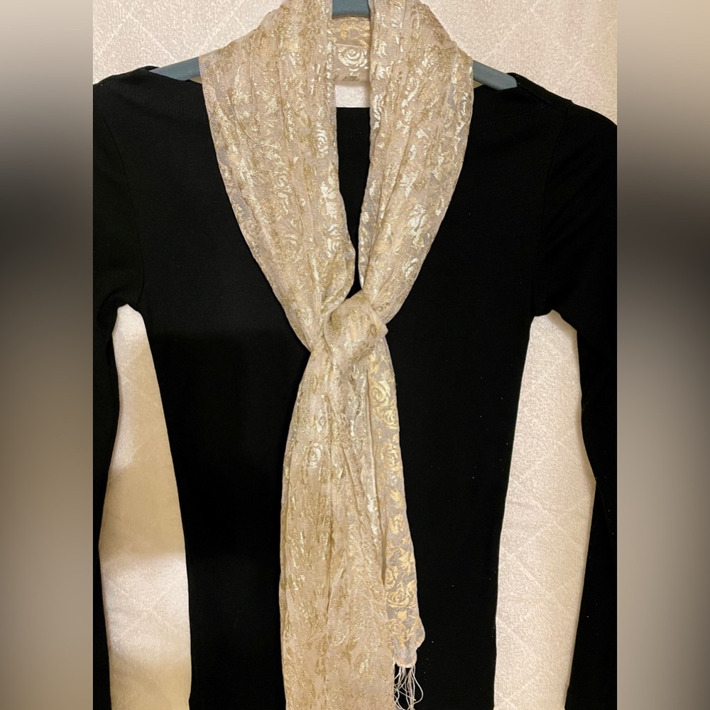 Elegant Cream & Gold Lace Scarf